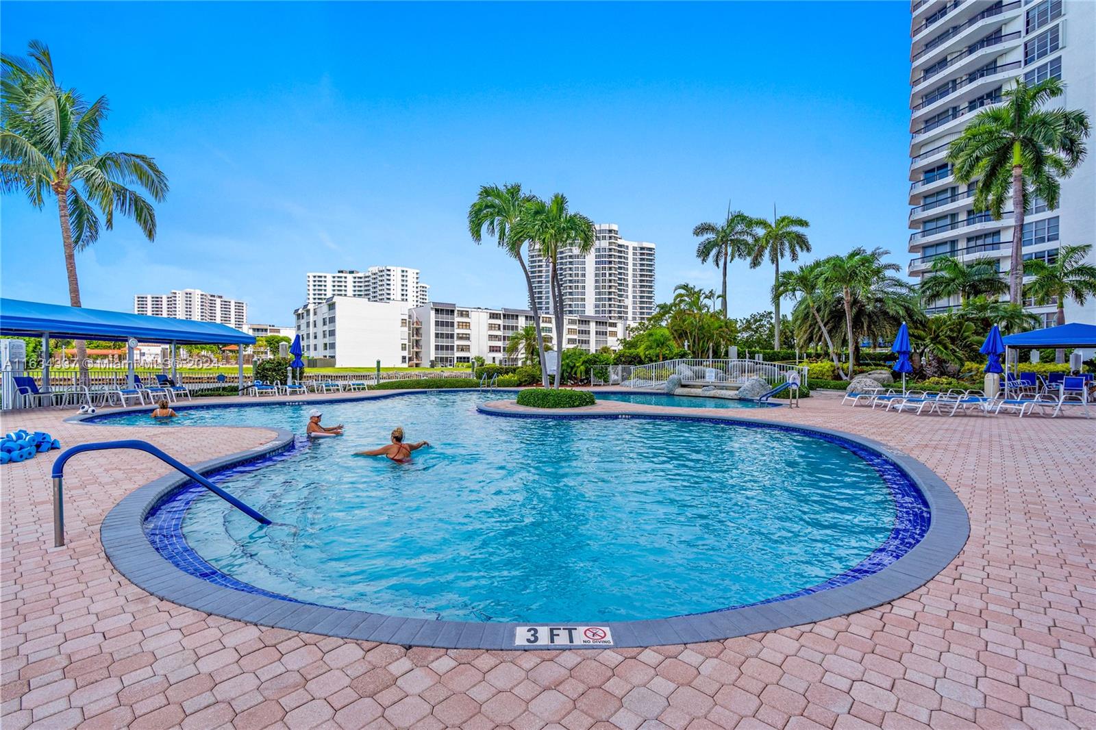 3530 Mystic Pointe Dr # 2415
