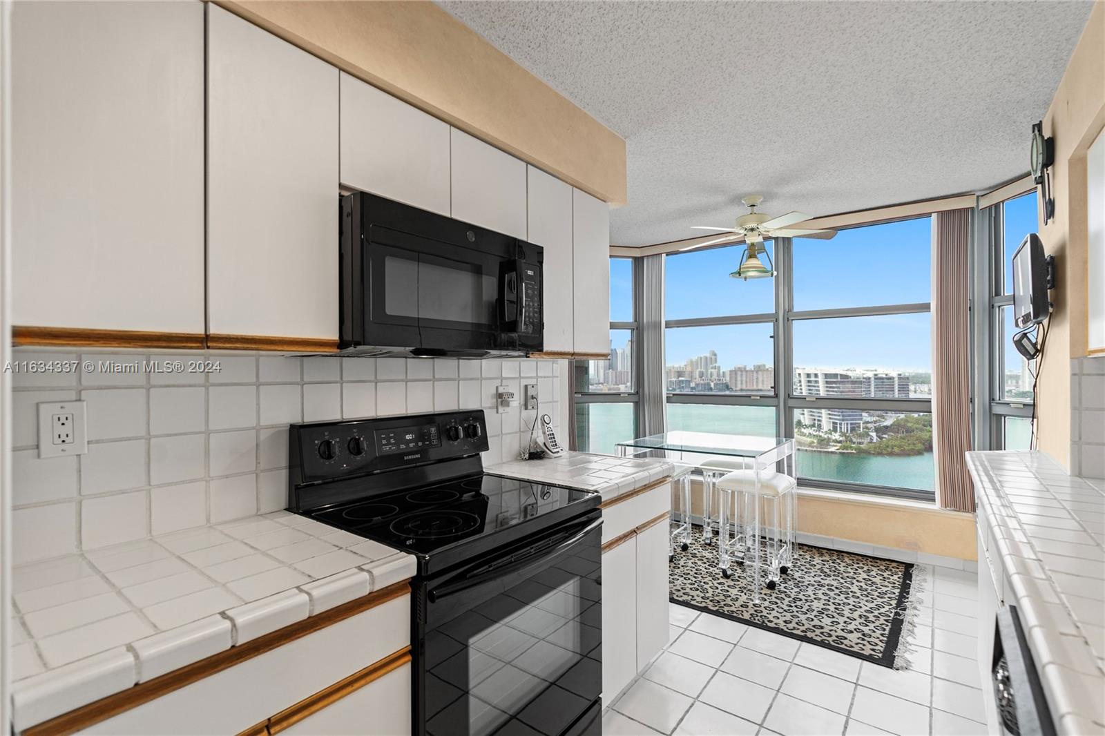3530 Mystic Pointe Dr # 2415