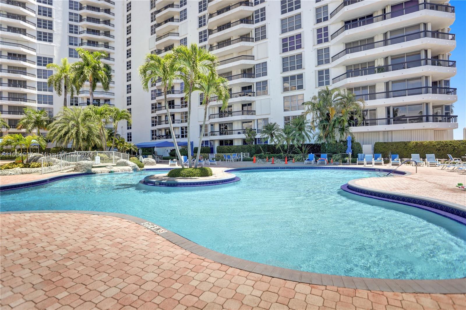 3530 Mystic Pointe Dr # 2415