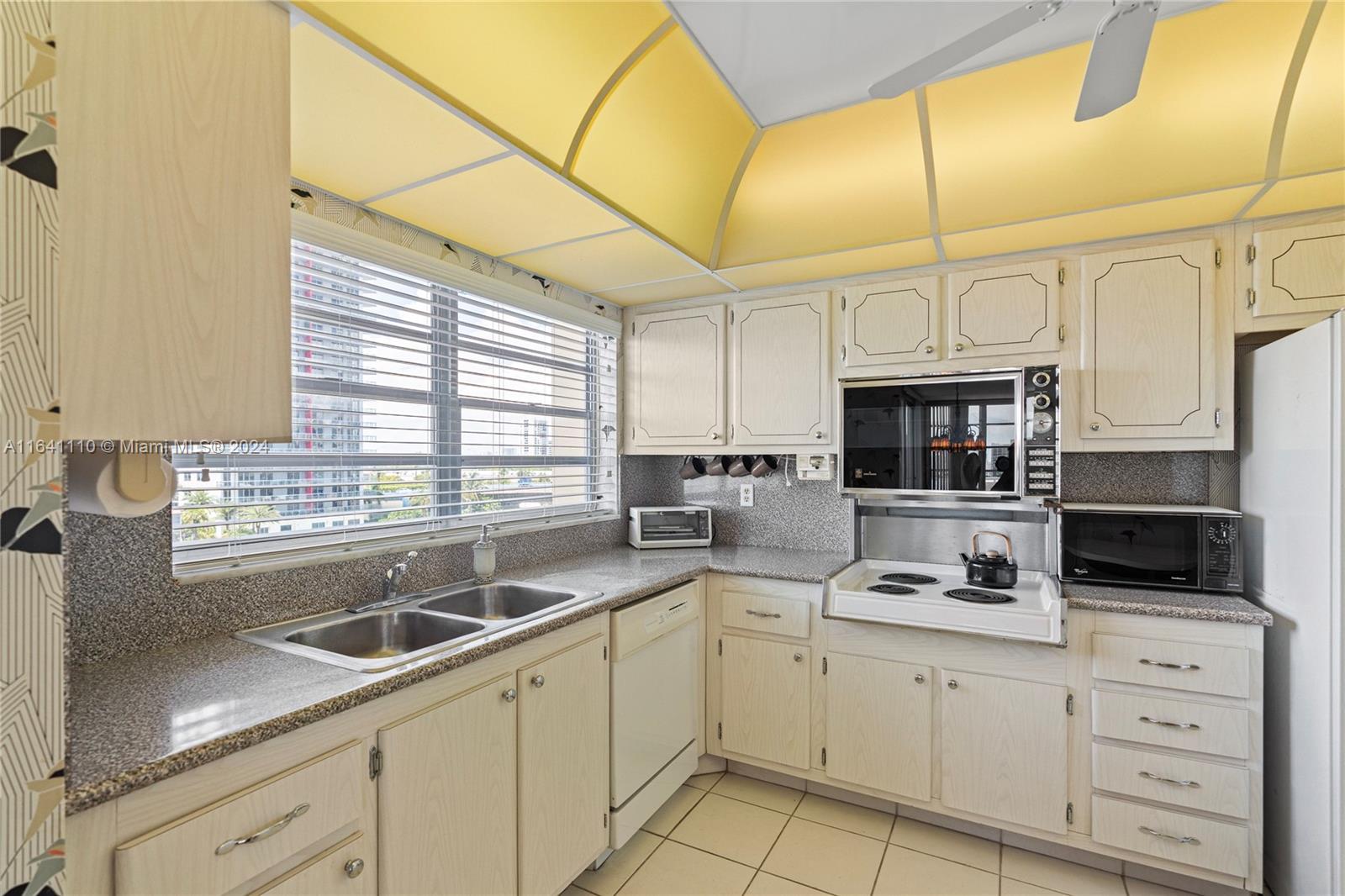 1817 S Ocean Dr # 621