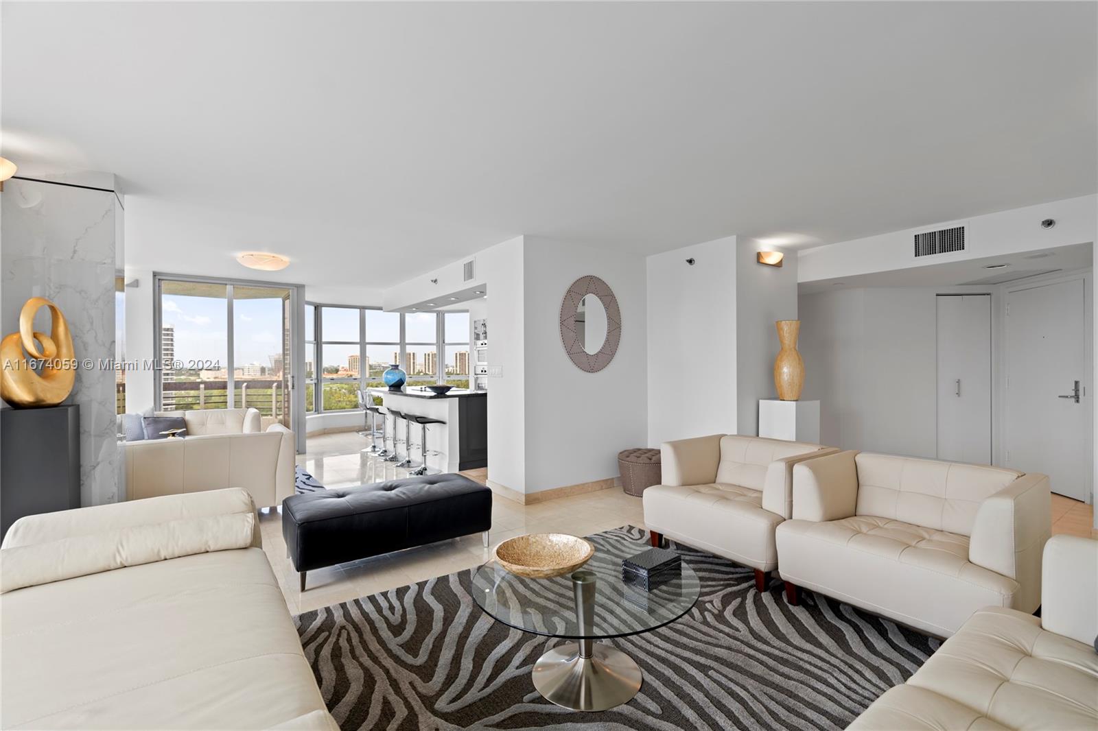 3600 Mystic Pointe Dr # 1606