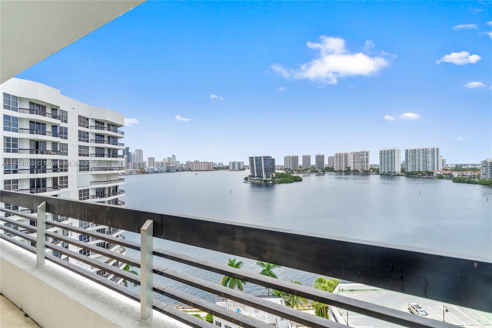 3600 Mystic Pointe Dr # 1606