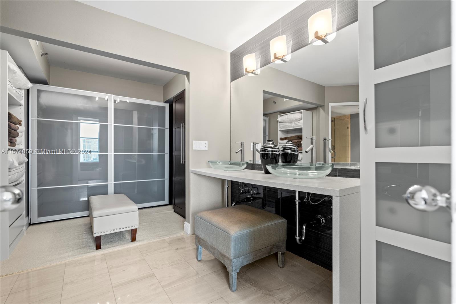 3600 Mystic Pointe Dr # 1606