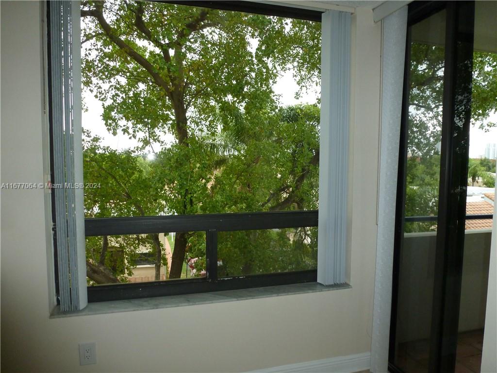 21075 NE 34 Ave # 2 Unit: 404-2