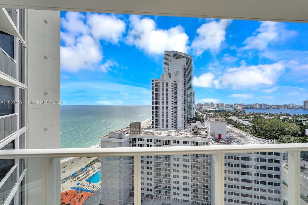 19333 Collins Ave # 2009
