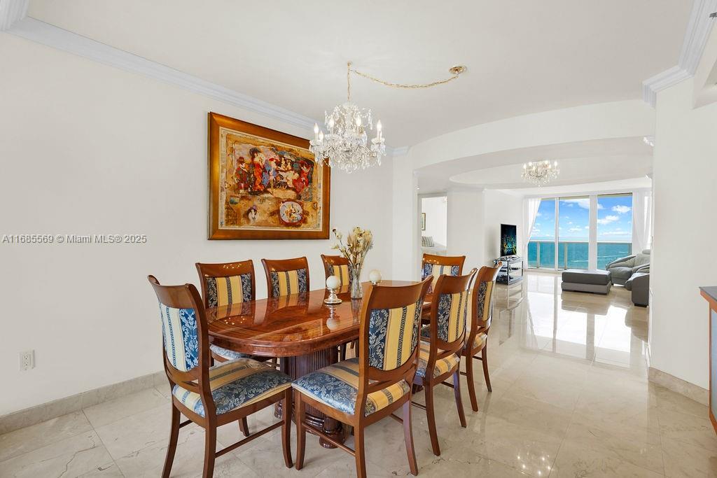 19333 Collins Ave # 2009