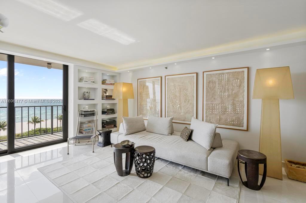 2625 Collins Ave # 707