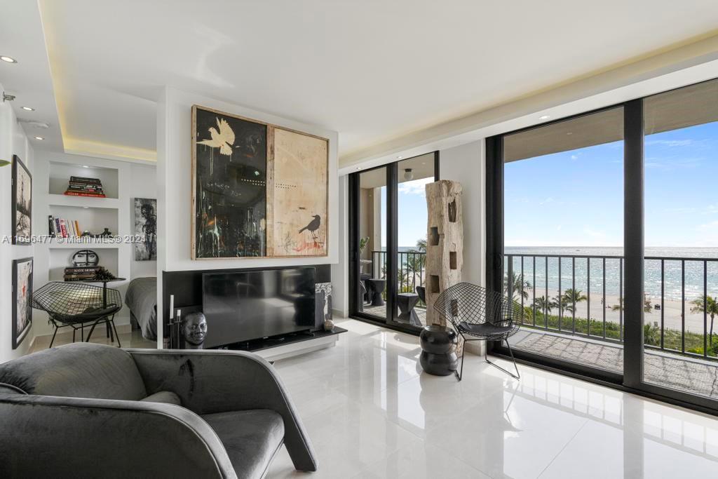 2625 Collins Ave # 707