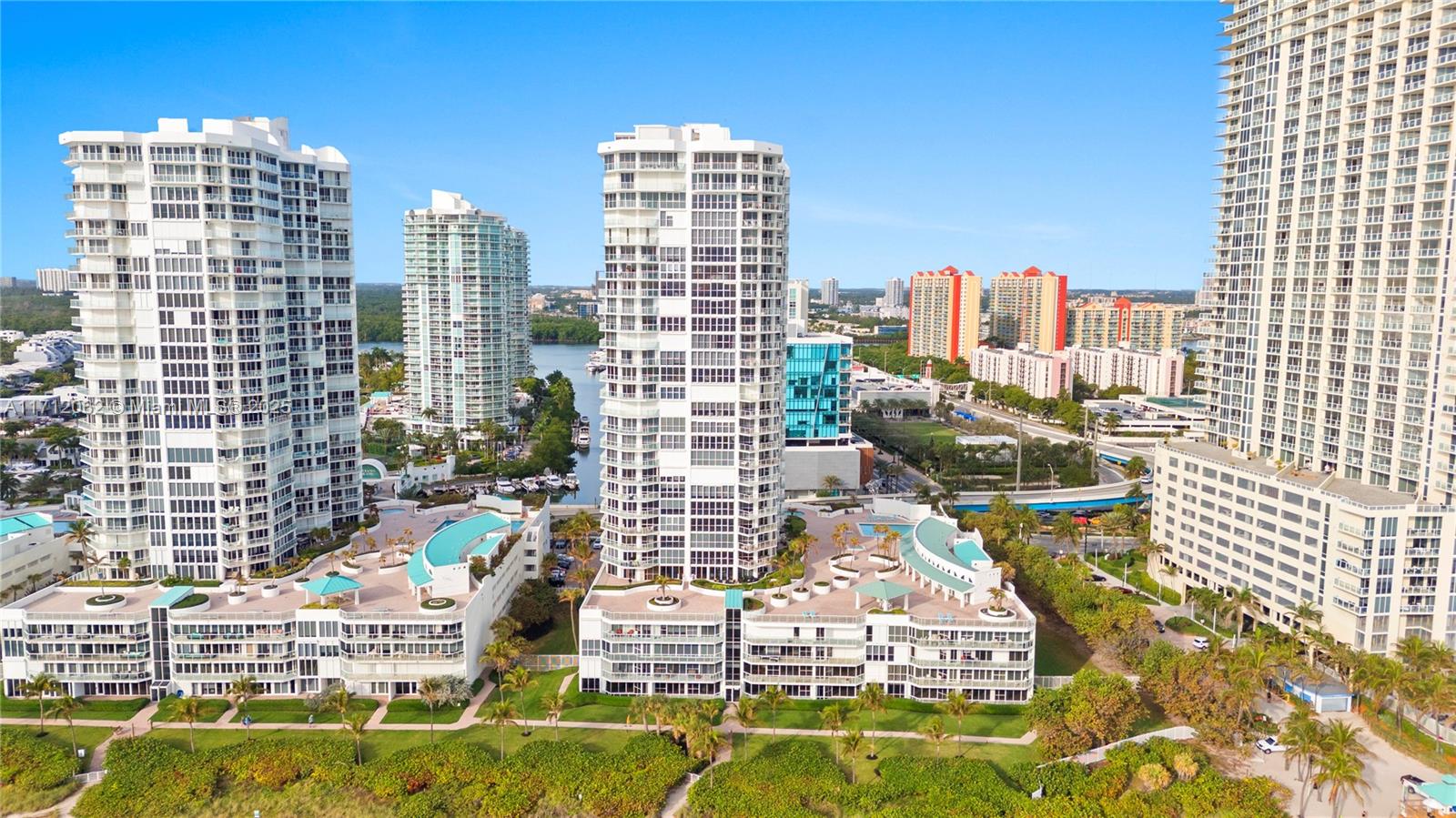 16485 Collins Ave # 532