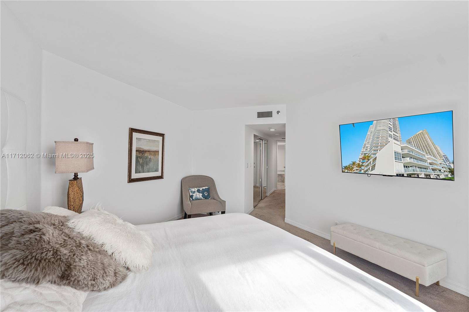 16485 Collins Ave # 532