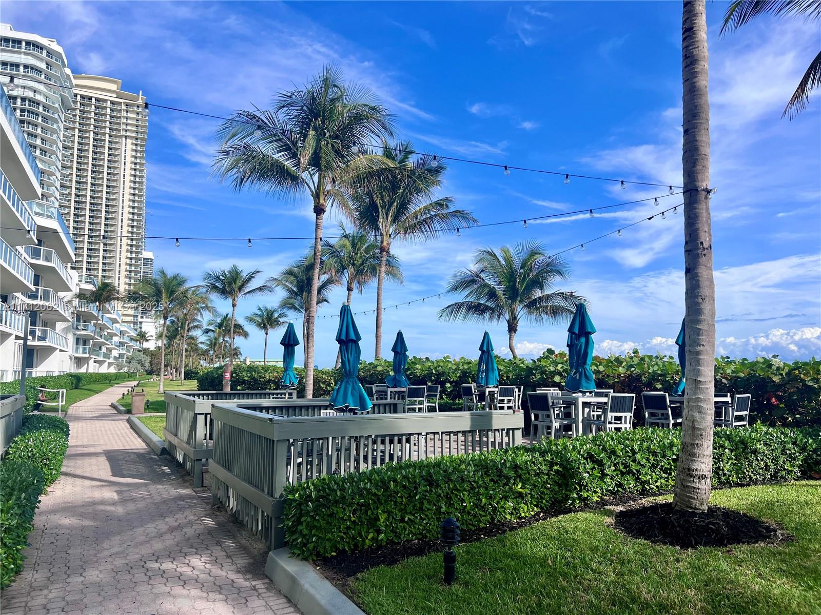 16485 Collins Ave # 532