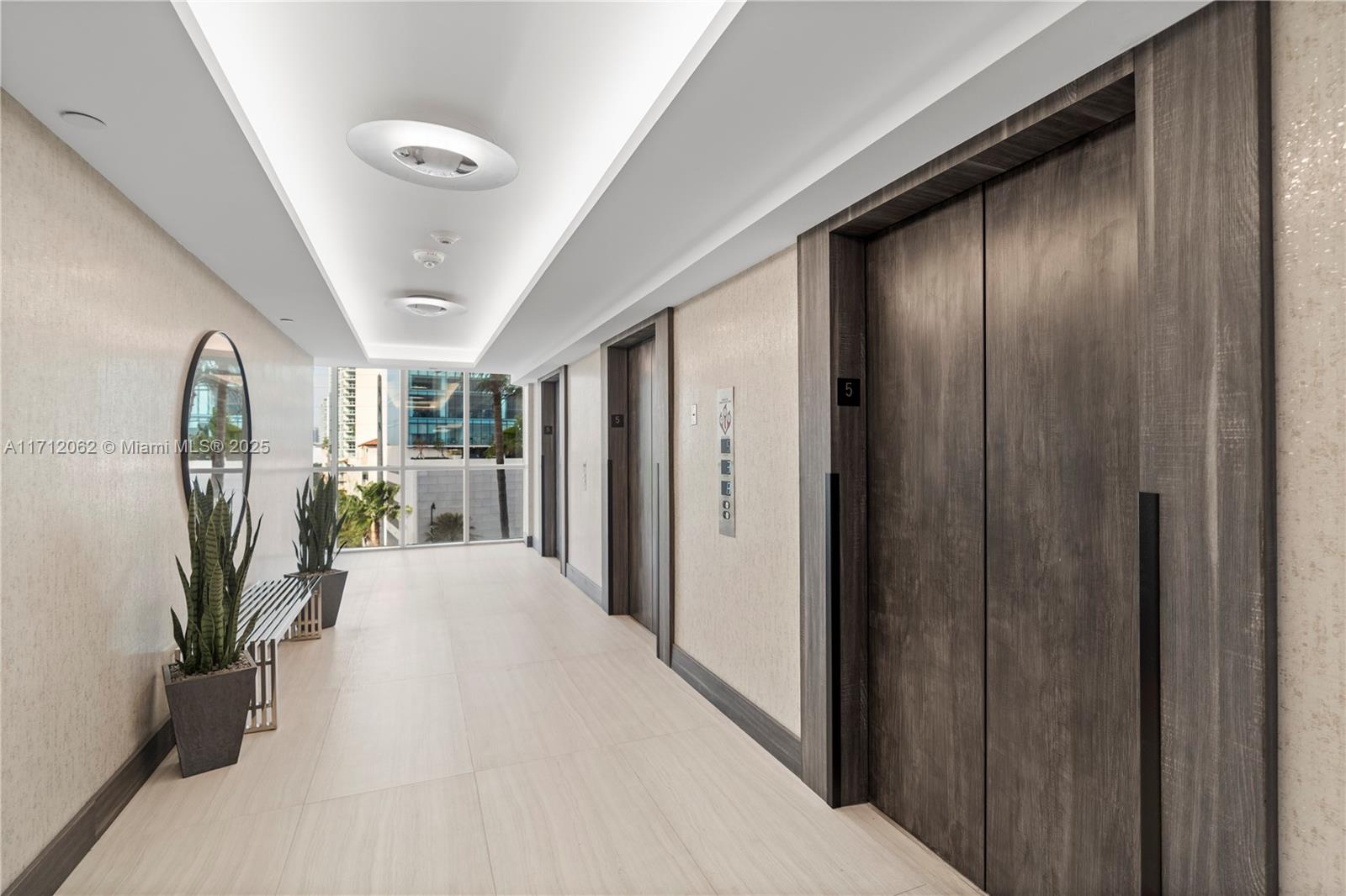 16485 Collins Ave # 532