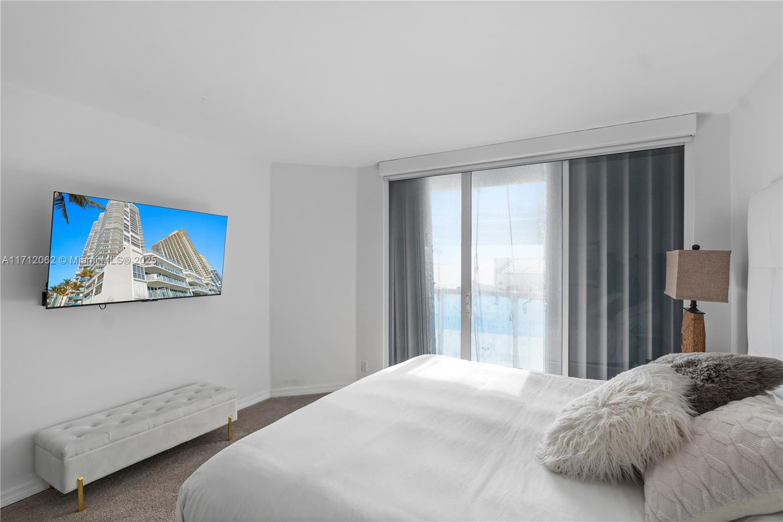 16485 Collins Ave # 532