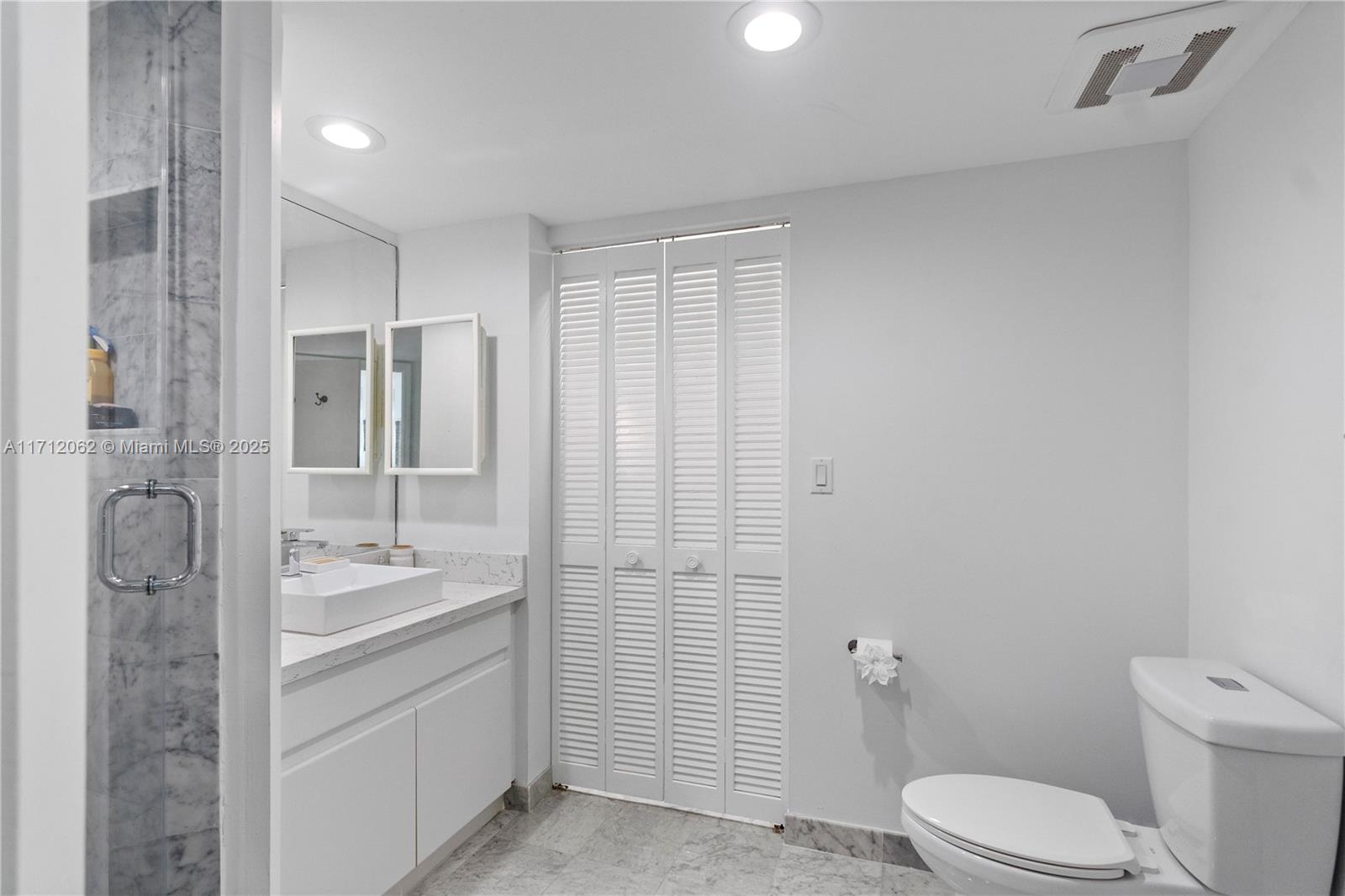 16485 Collins Ave # 532