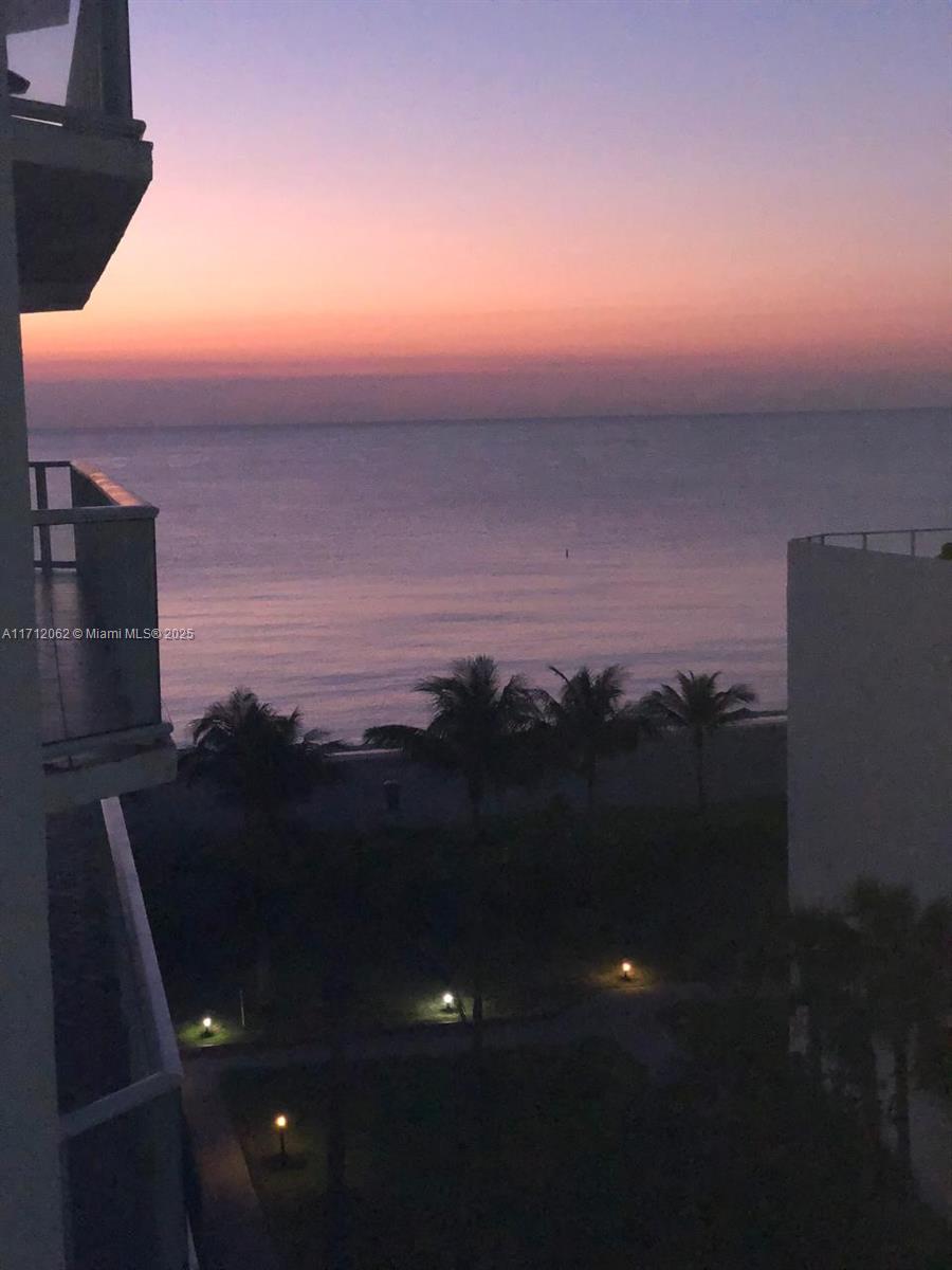 16485 Collins Ave # 532