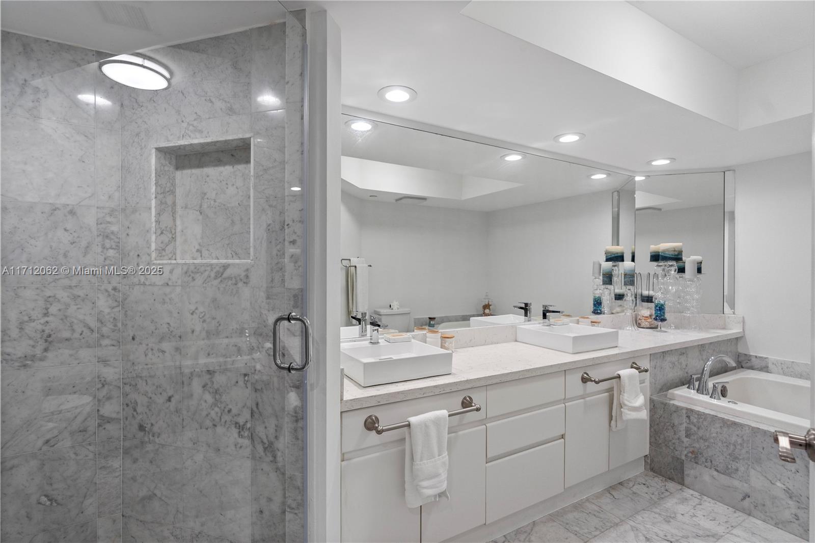 16485 Collins Ave # 532
