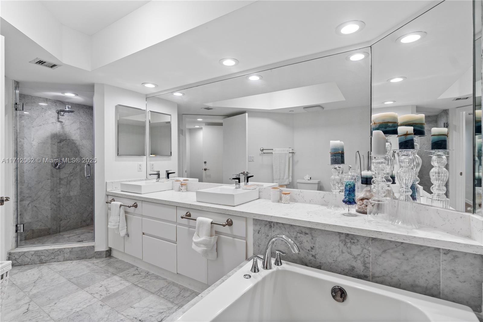 16485 Collins Ave # 532