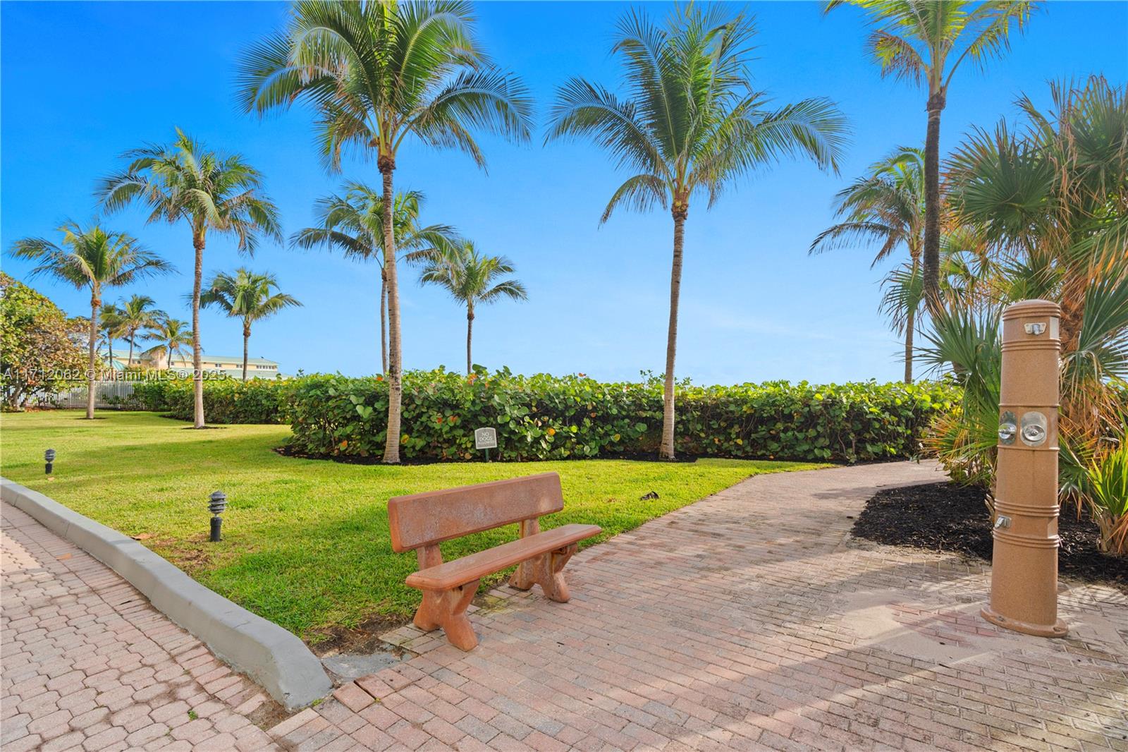 16485 Collins Ave # 532