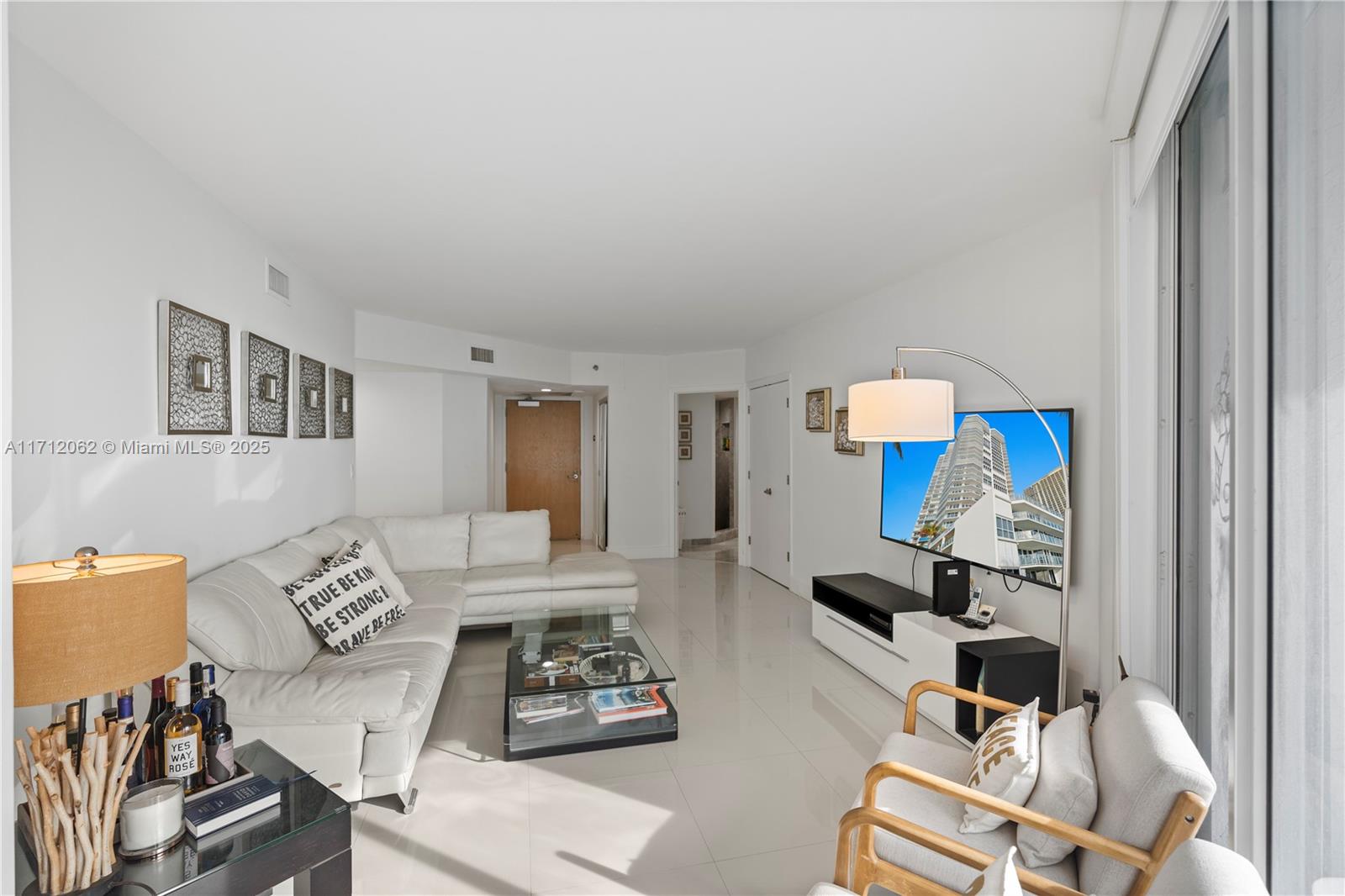 16485 Collins Ave # 532