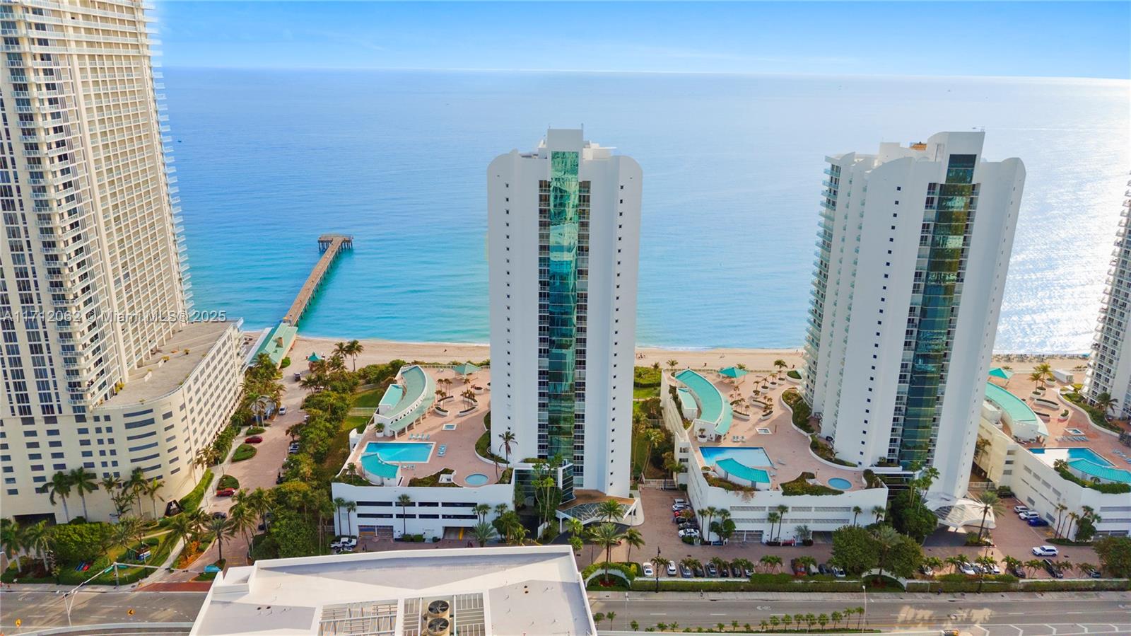 16485 Collins Ave # 532