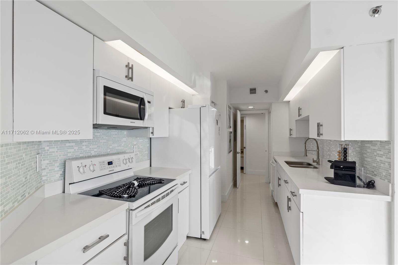 16485 Collins Ave # 532
