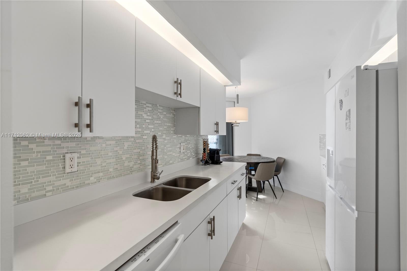 16485 Collins Ave # 532