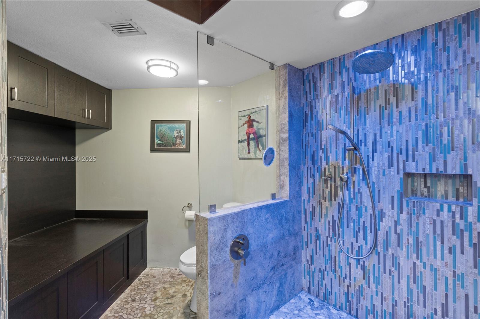 3600 Mystic Pointe Dr # 901