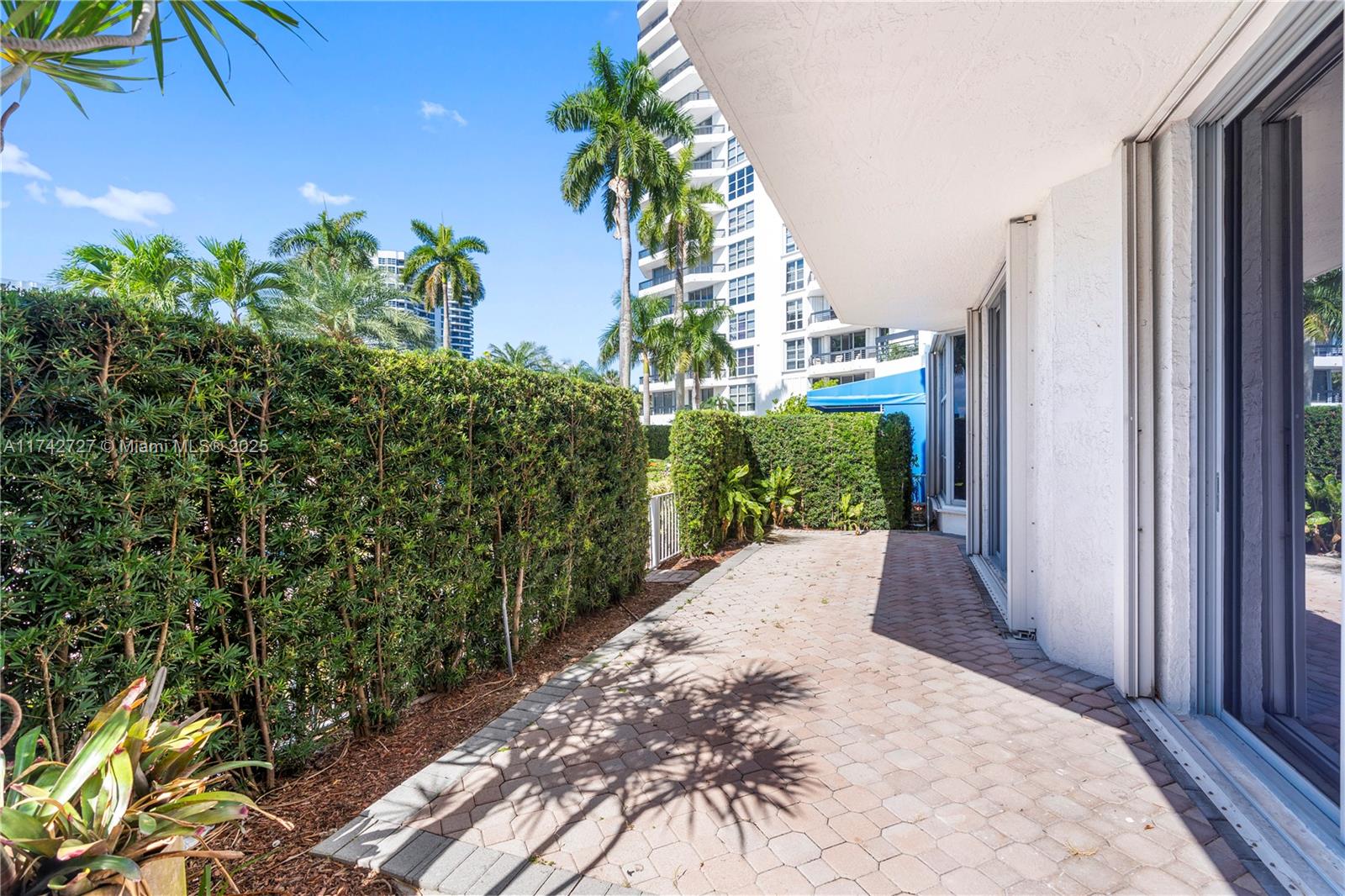 3530 Mystic Pointe Dr # 102