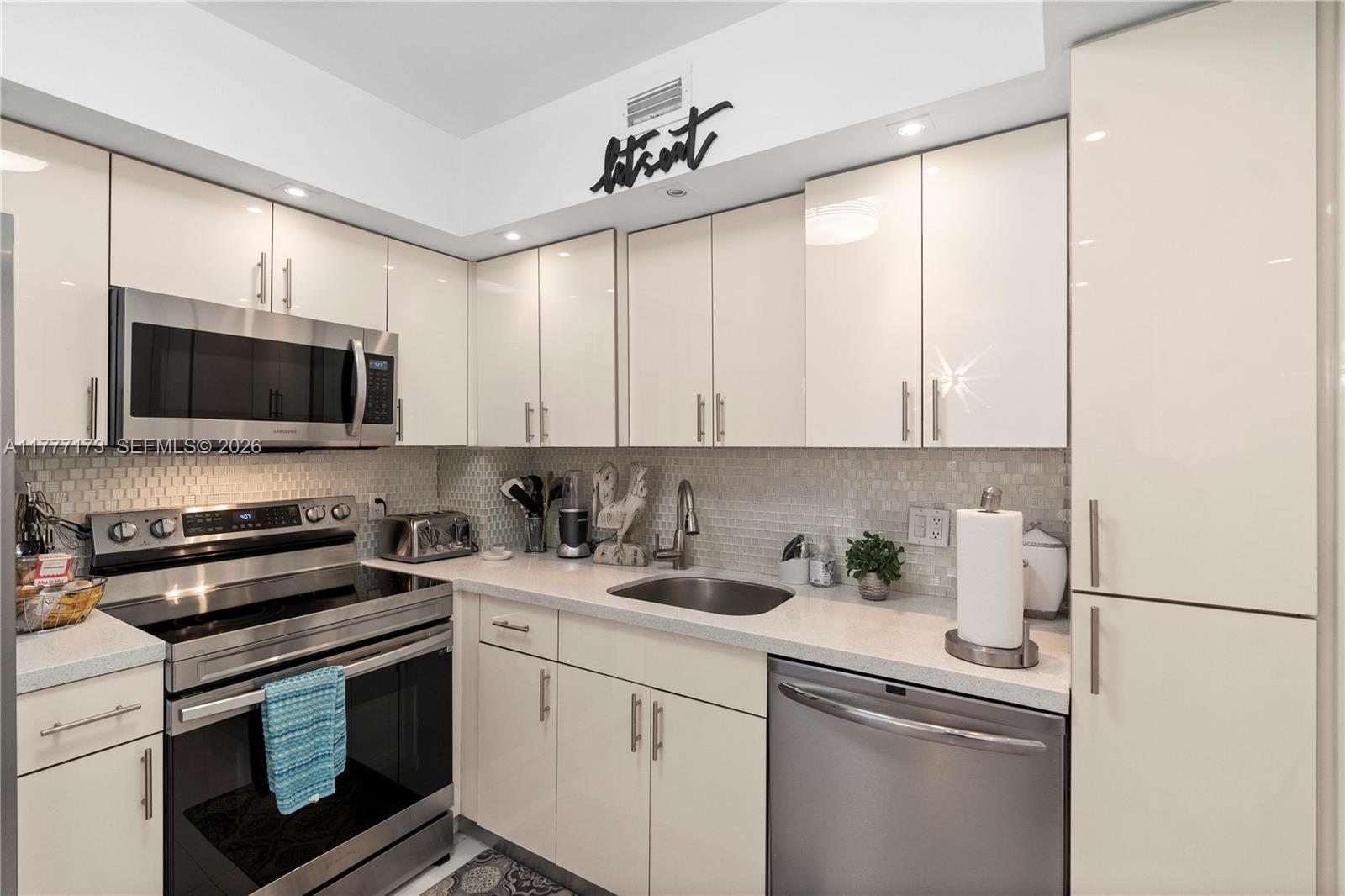 1950 S Ocean Dr # 12H