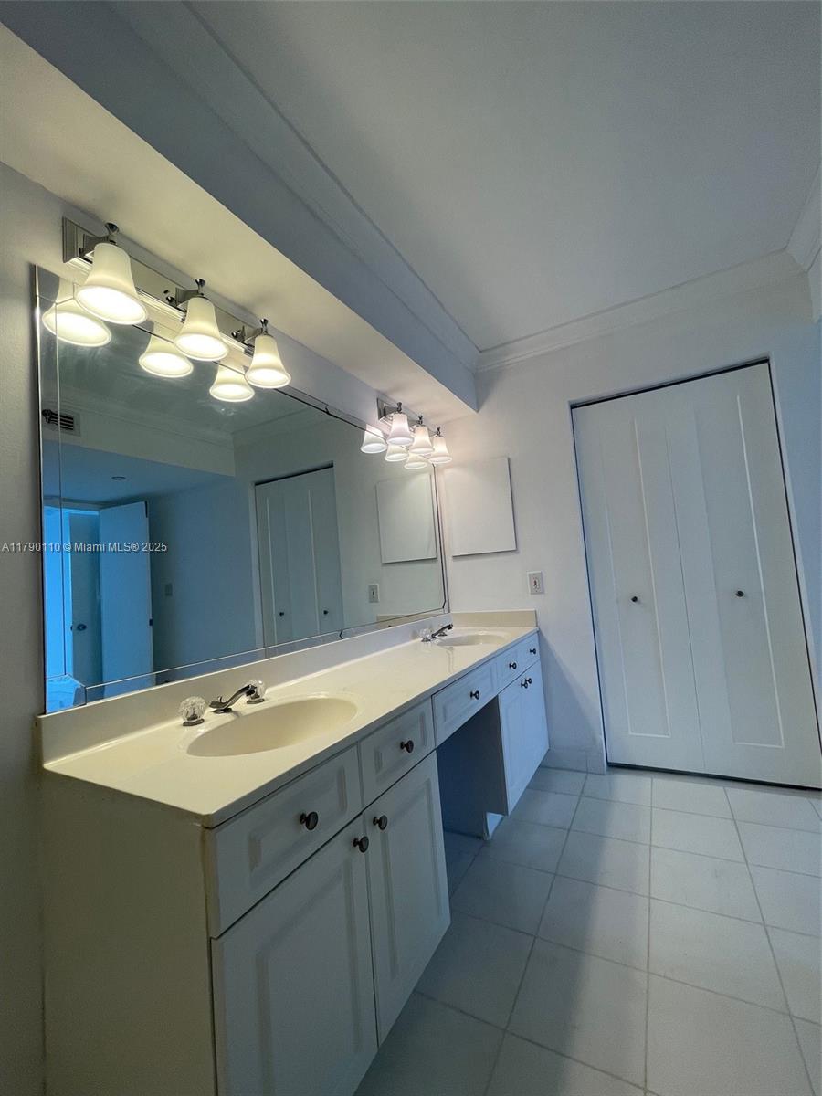 19101 NE 36th Ct # 1110