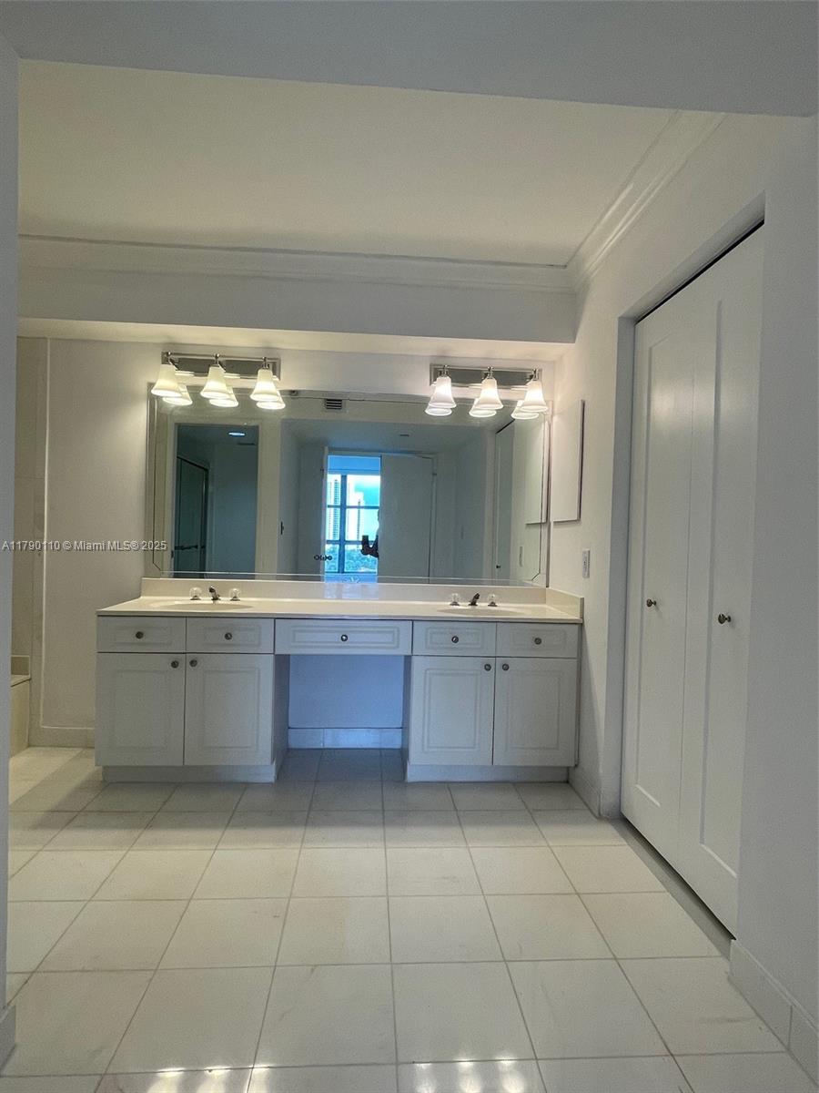 19101 NE 36th Ct # 1110