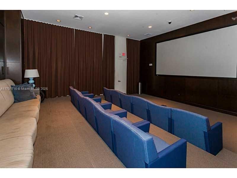 2775 NE 187th St # 311