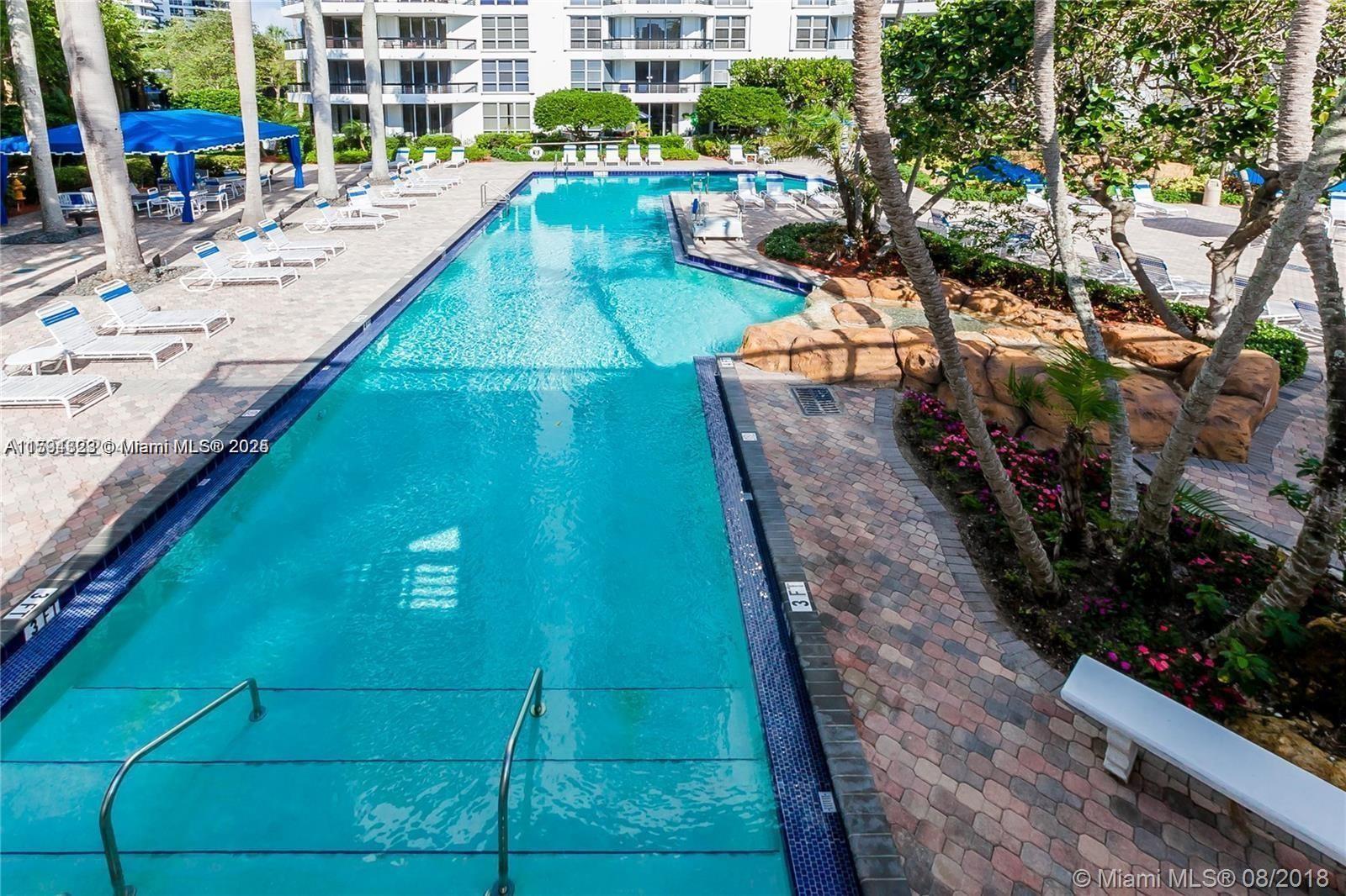3600 Mystic Pointe Dr # 306