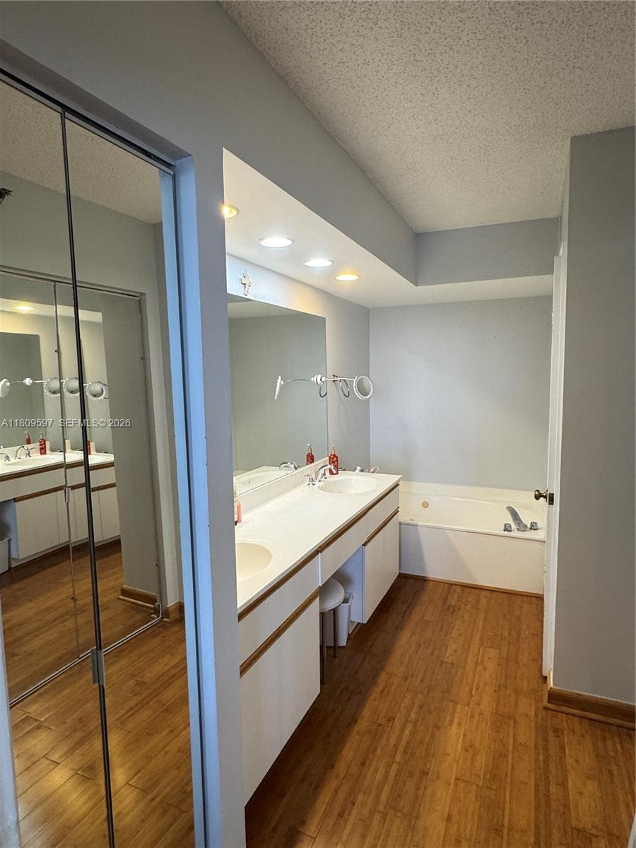 3400 NE 192nd St Unit: LPH3