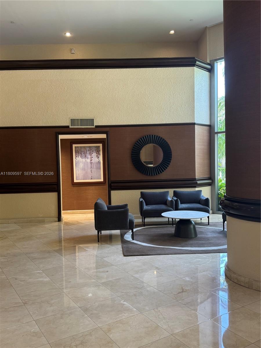 3400 NE 192nd St Unit: LPH3