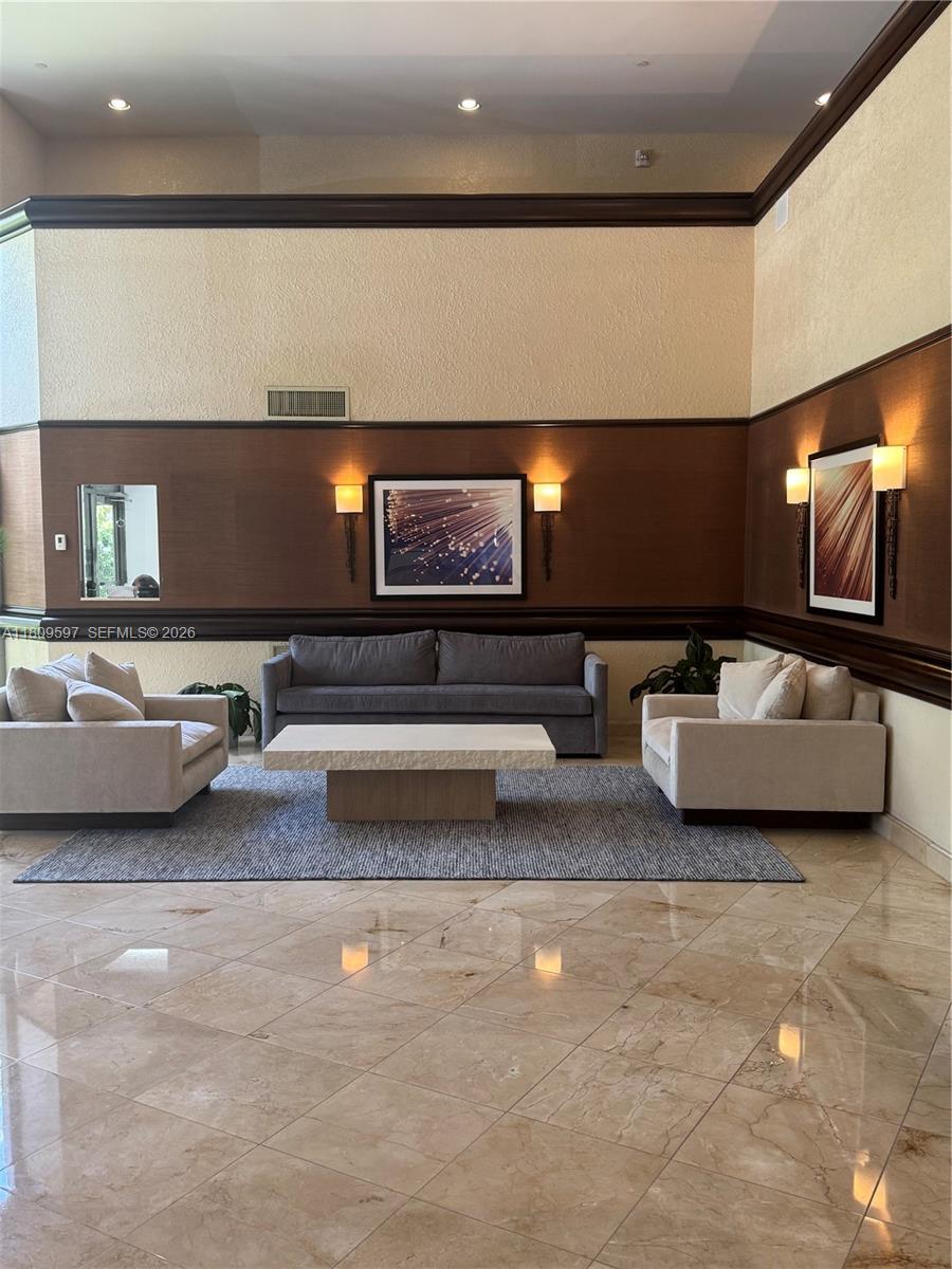 3400 NE 192nd St Unit: LPH3