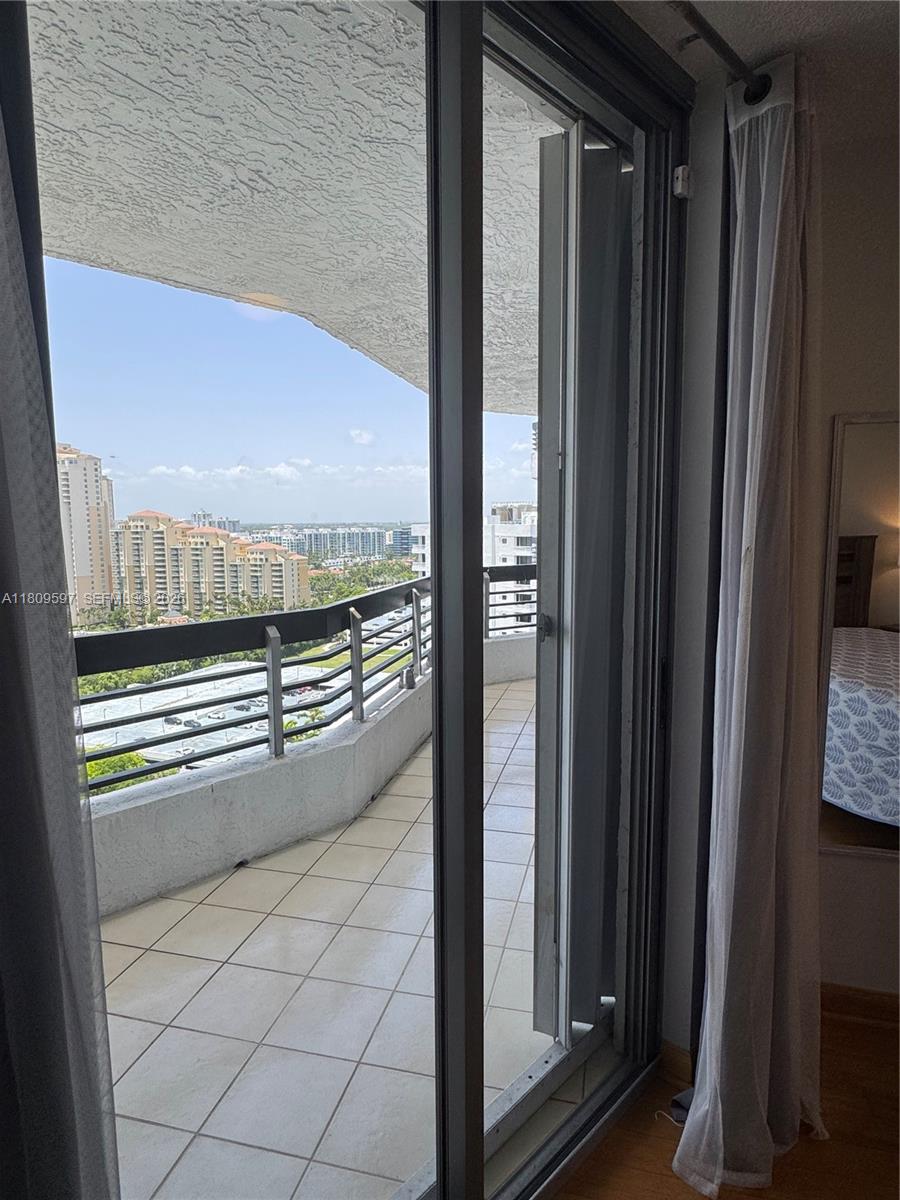 3400 NE 192nd St Unit: LPH3