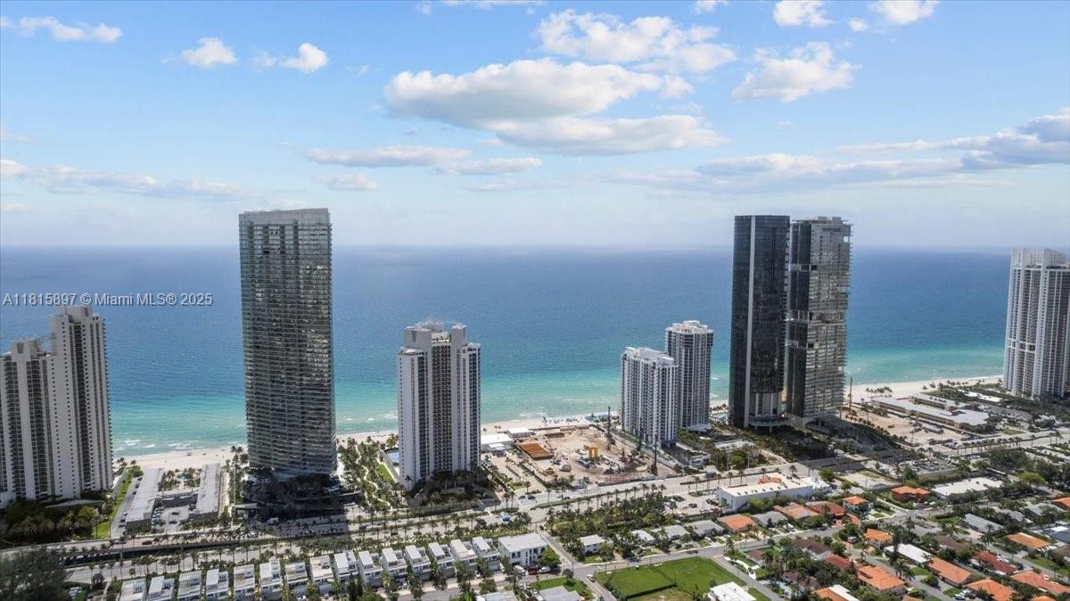 19195 NE 36th Ct # 2004