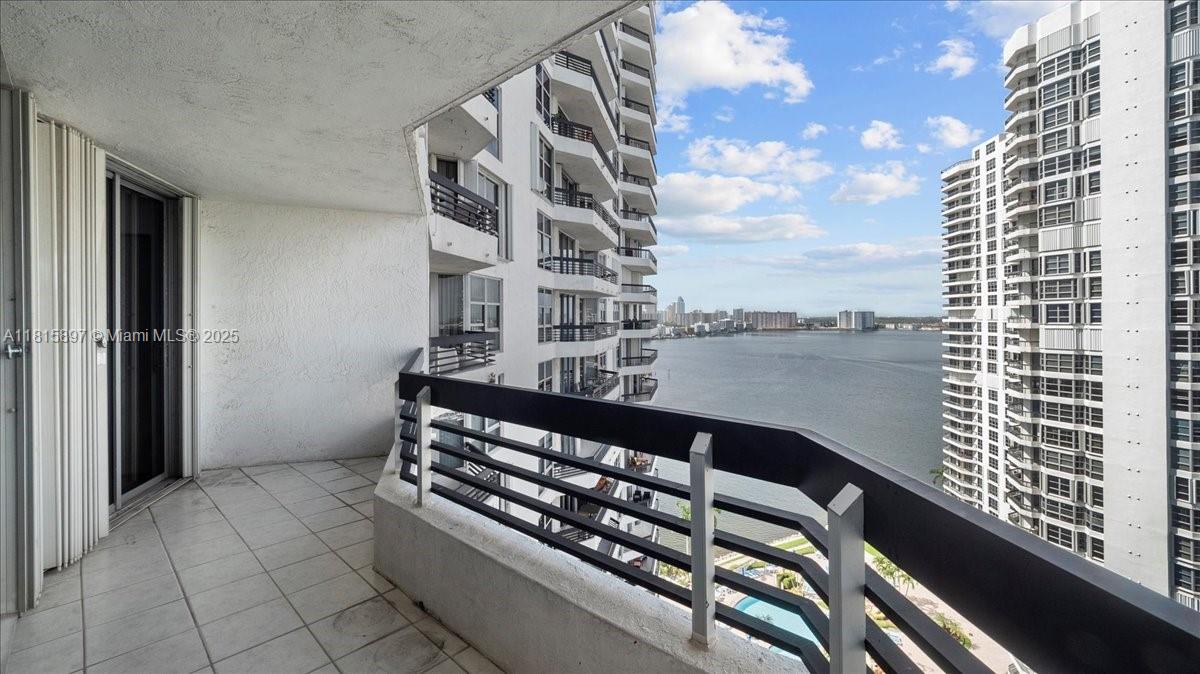 19195 NE 36th Ct # 2004