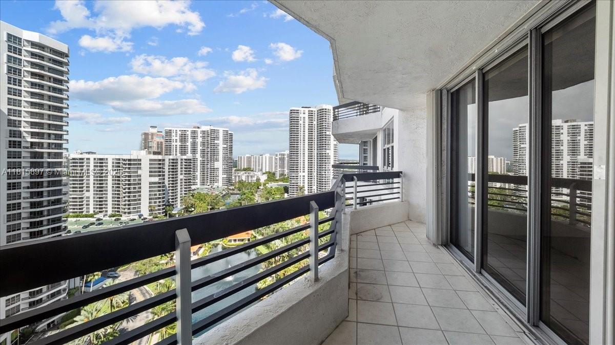 19195 NE 36th Ct # 2004