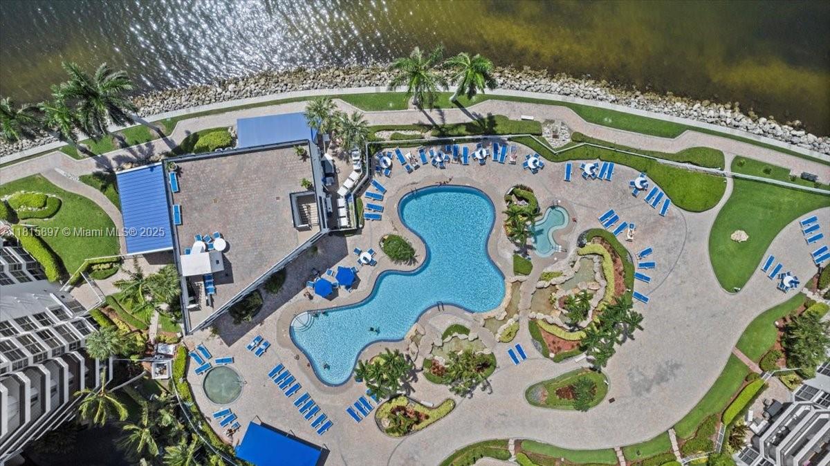 19195 NE 36th Ct # 2004