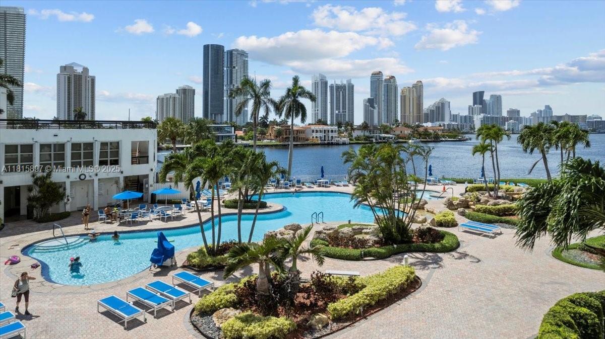 19195 NE 36th Ct # 2004