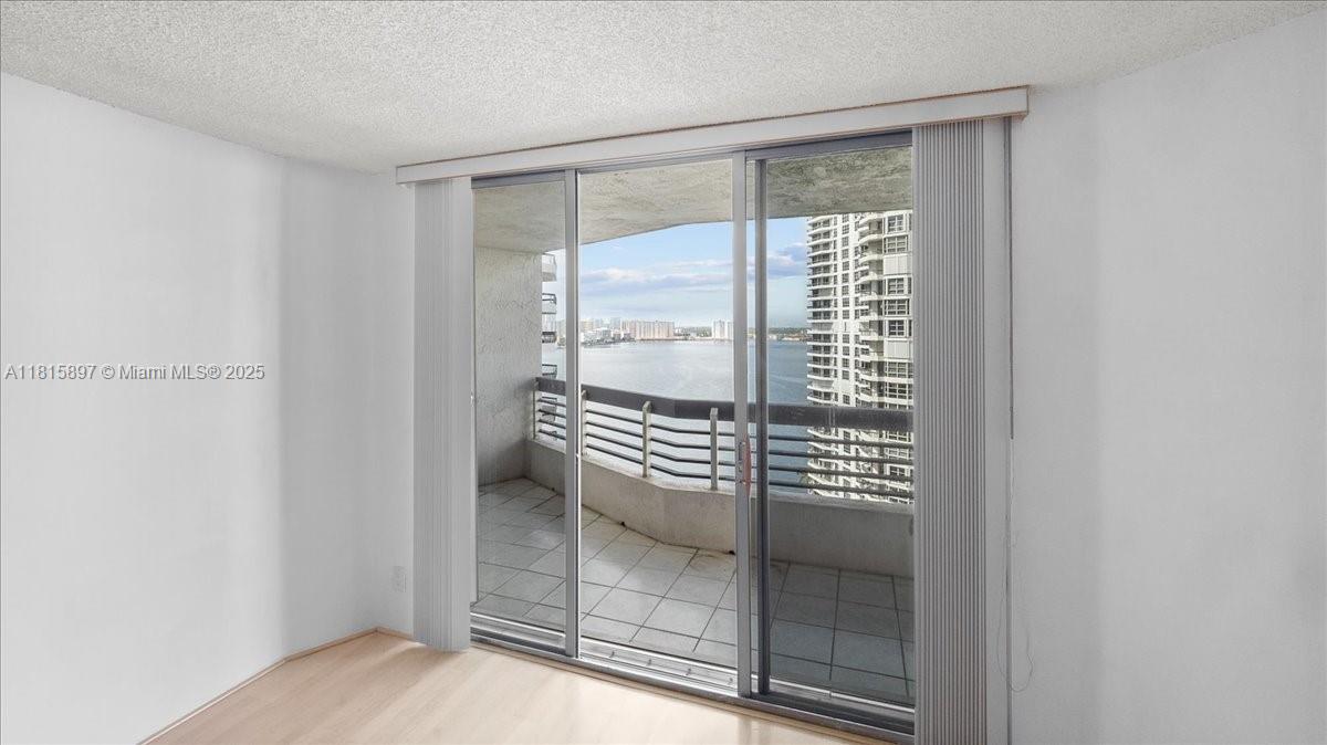 19195 NE 36th Ct # 2004