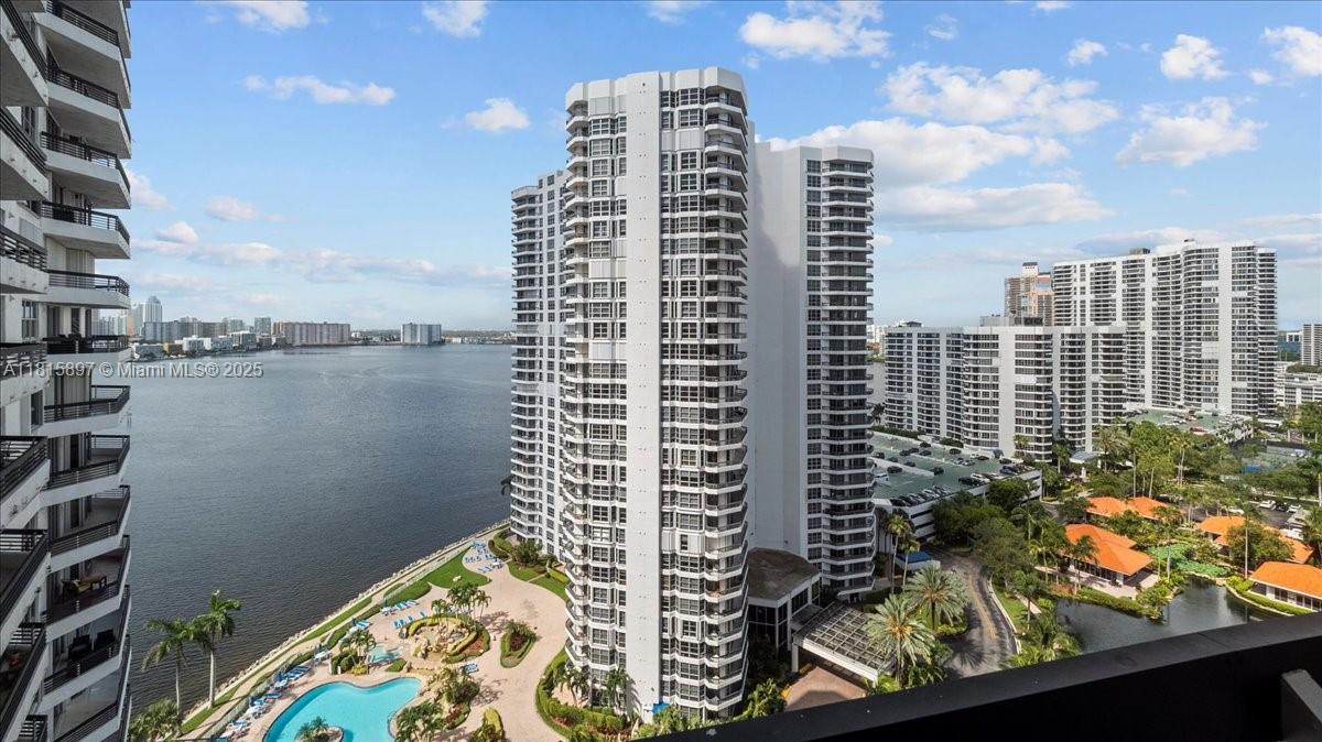 19195 NE 36th Ct # 2004