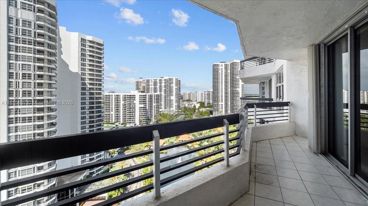 19195 NE 36th Ct # 2004