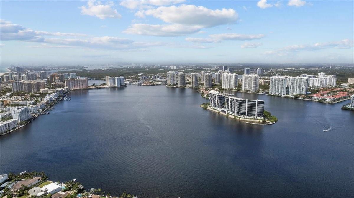 19195 NE 36th Ct # 2004