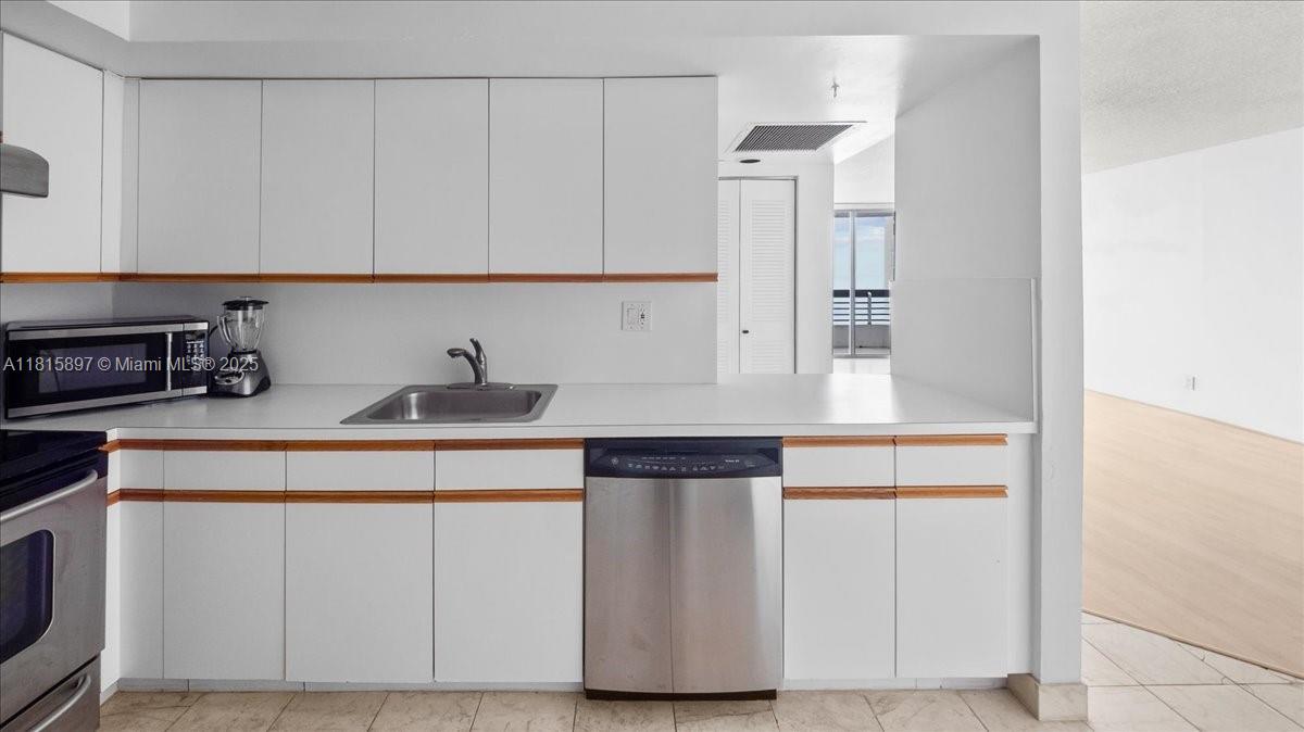 19195 NE 36th Ct # 2004