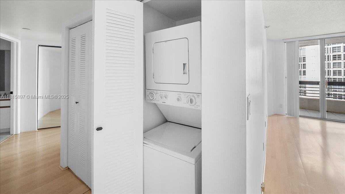 19195 NE 36th Ct # 2004