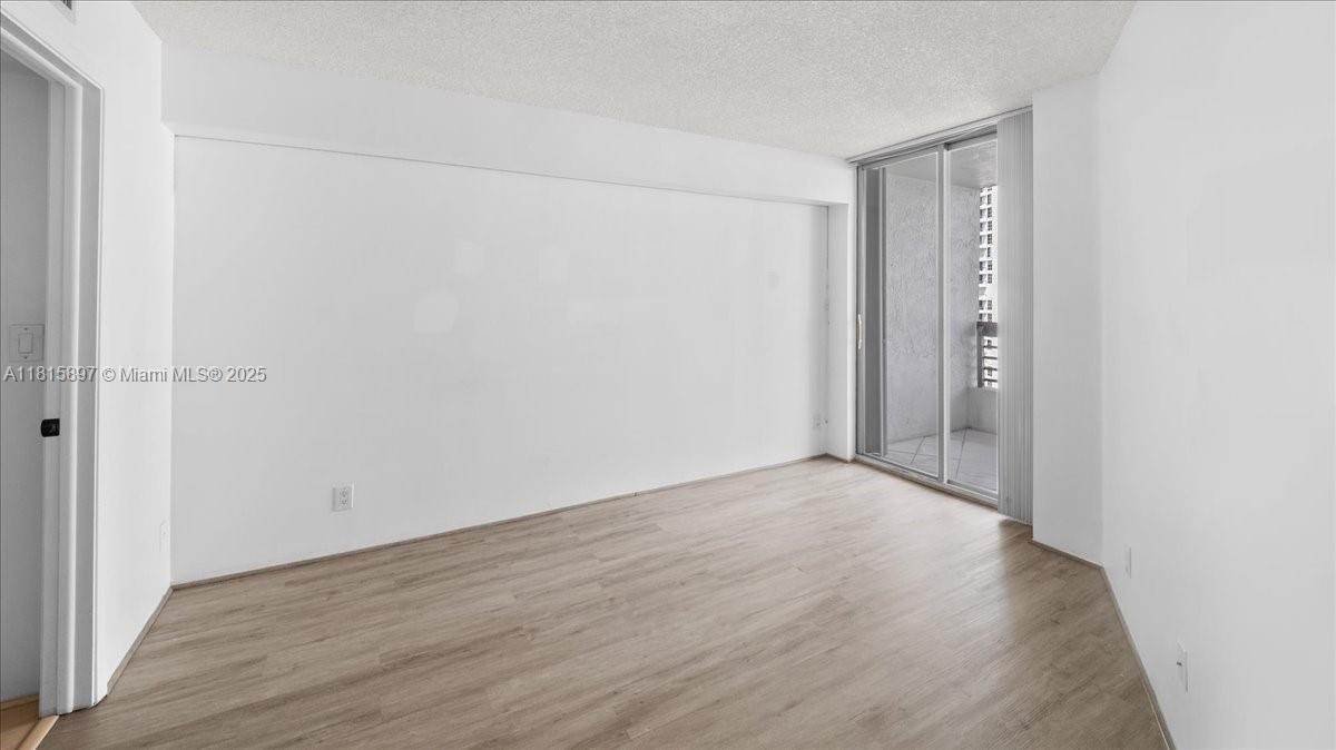 19195 NE 36th Ct # 2004