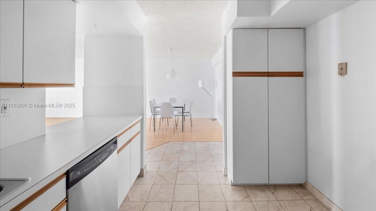 19195 NE 36th Ct # 2004